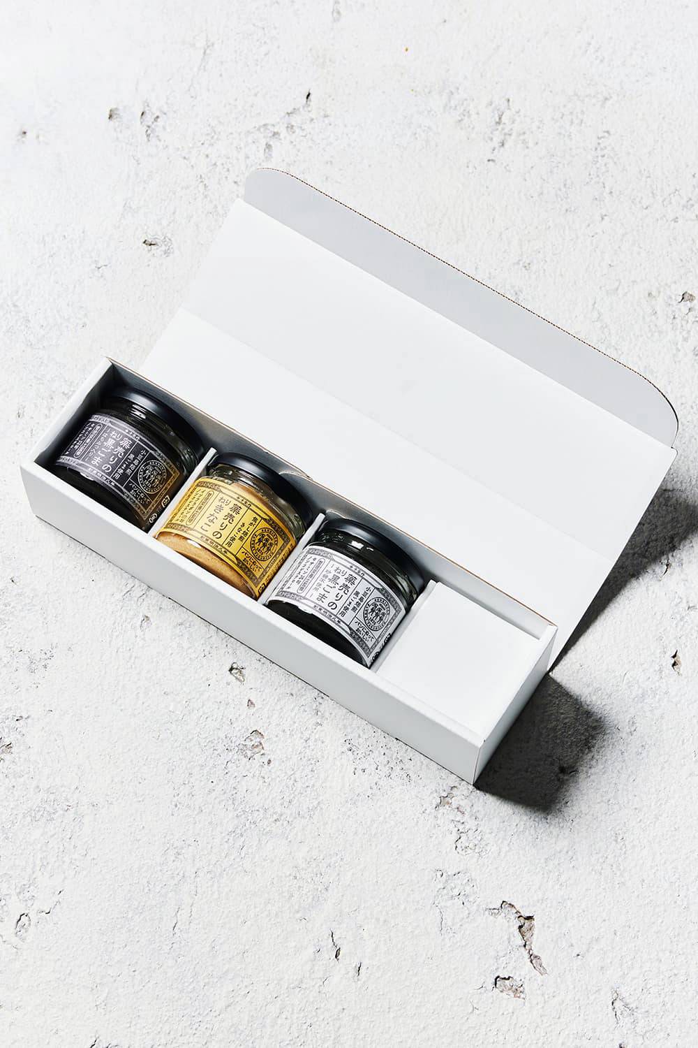 
                  
                    薬売りのペーストシリーズギフトBOX［３本セット］
                  
                
